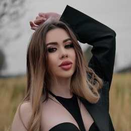 Шлюха Алеся 74613